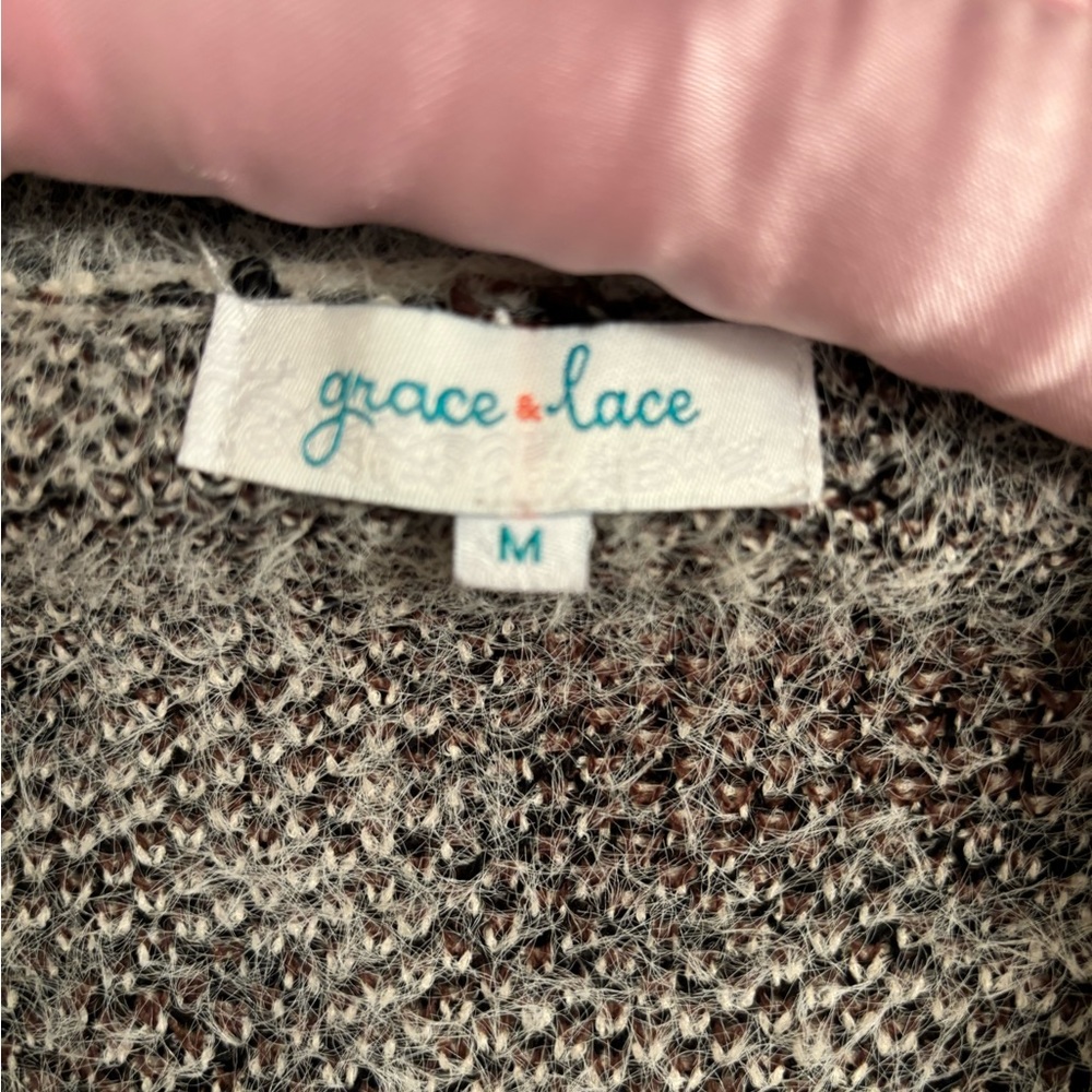 Grace & Lace Size Medium Cardigan - Picture 2 of 3